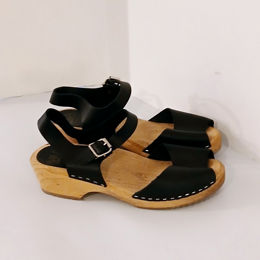 Womens MIA Anja Sandals Leather upper. Peep toe. Size 40EU 9.5US Made In Sweden.